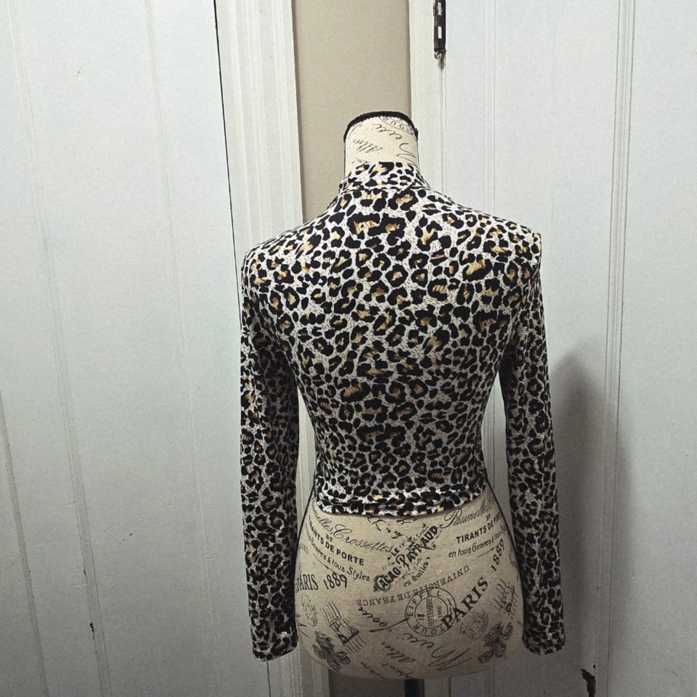 Elegant Leopard Print Long Sleeve Blouse